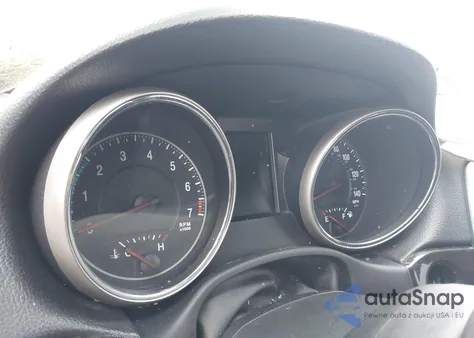 2011 Jeep Grand Cherokee Laredo z USA, uszkodzony, nr VIN 1J4RR4GG7BC547561